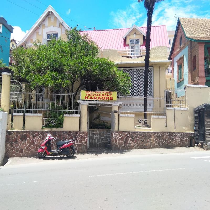 Meeting Point Restaurant Karaoke — Loisirs