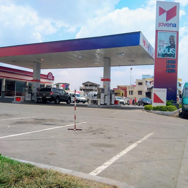 Station Jovena Ambodimita — Station-service