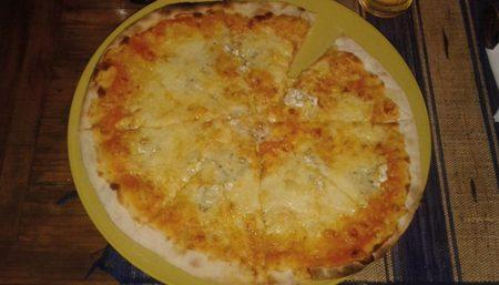 Pizzeria Chez Arnaud Ivandry — Restaurant