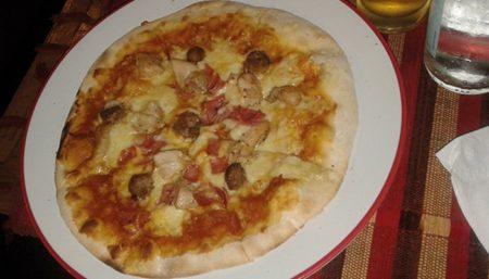 Pizzeria Chez Arnaud Ivandry — Restaurant