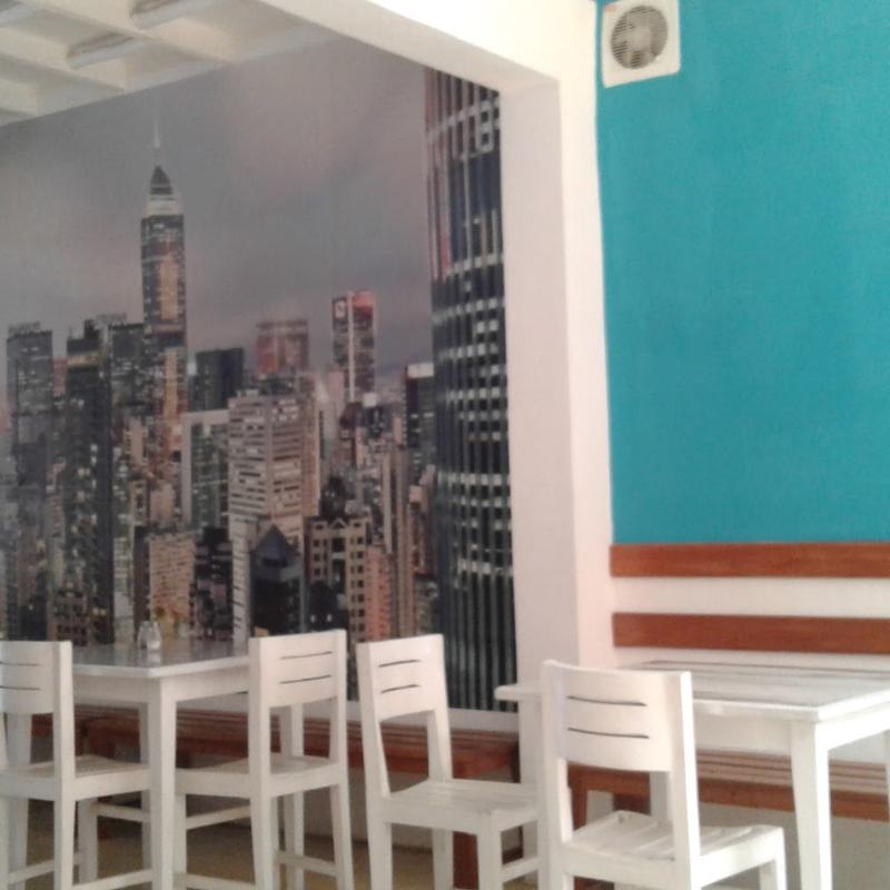 Yummy Andraharo — Restaurant